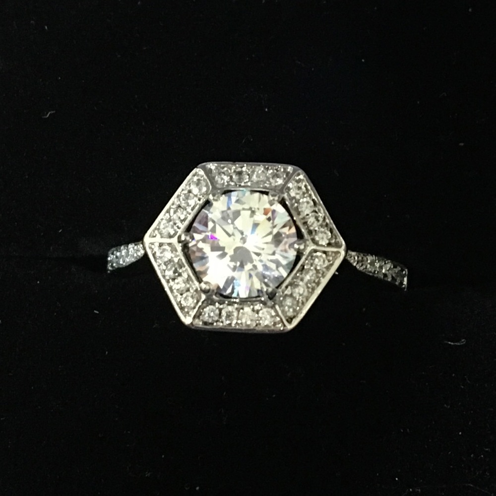 Fragrant Jewels ring believe collection